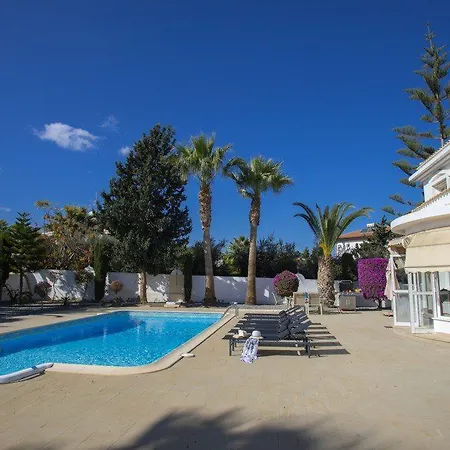 Villa At Last You Have Found The Perfect 5 Star 10 *